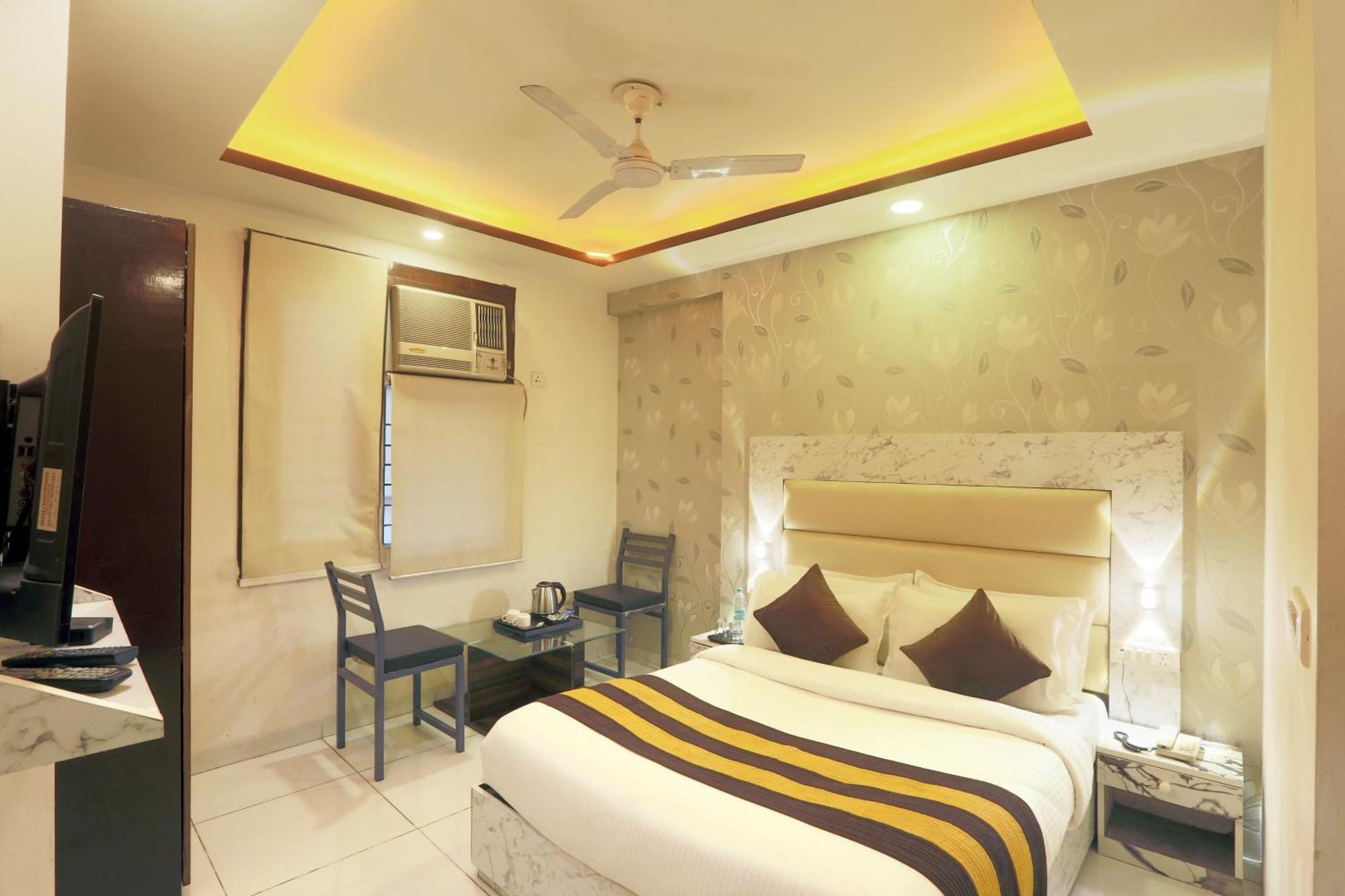 Hotel Triton Grand At Delhi Airport Nuova Delhi Esterno foto