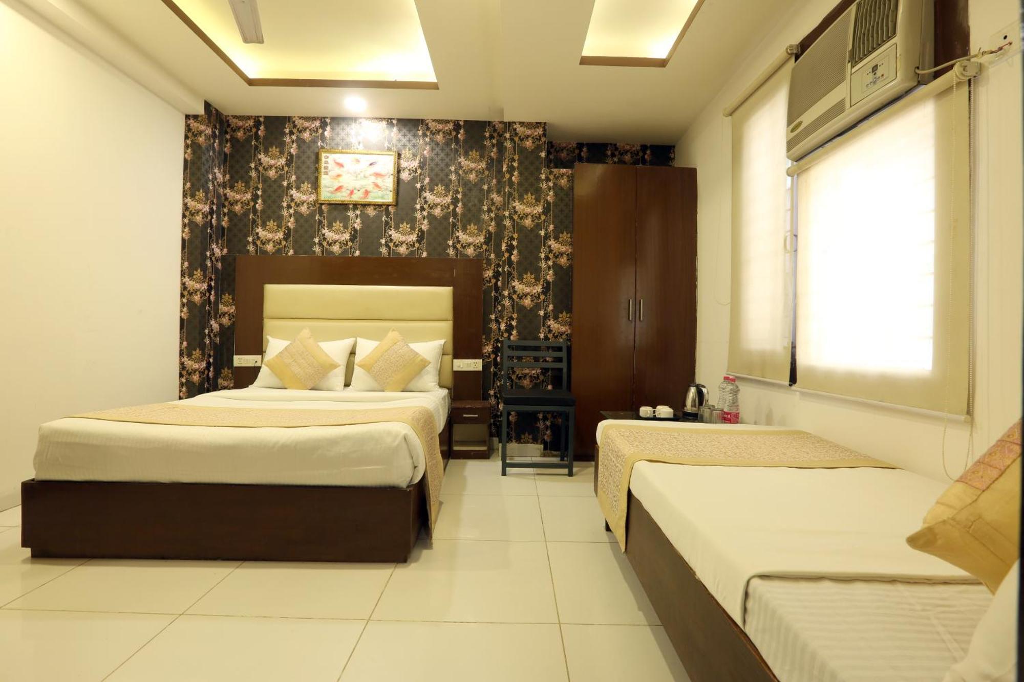 Hotel Triton Grand At Delhi Airport Nuova Delhi Esterno foto